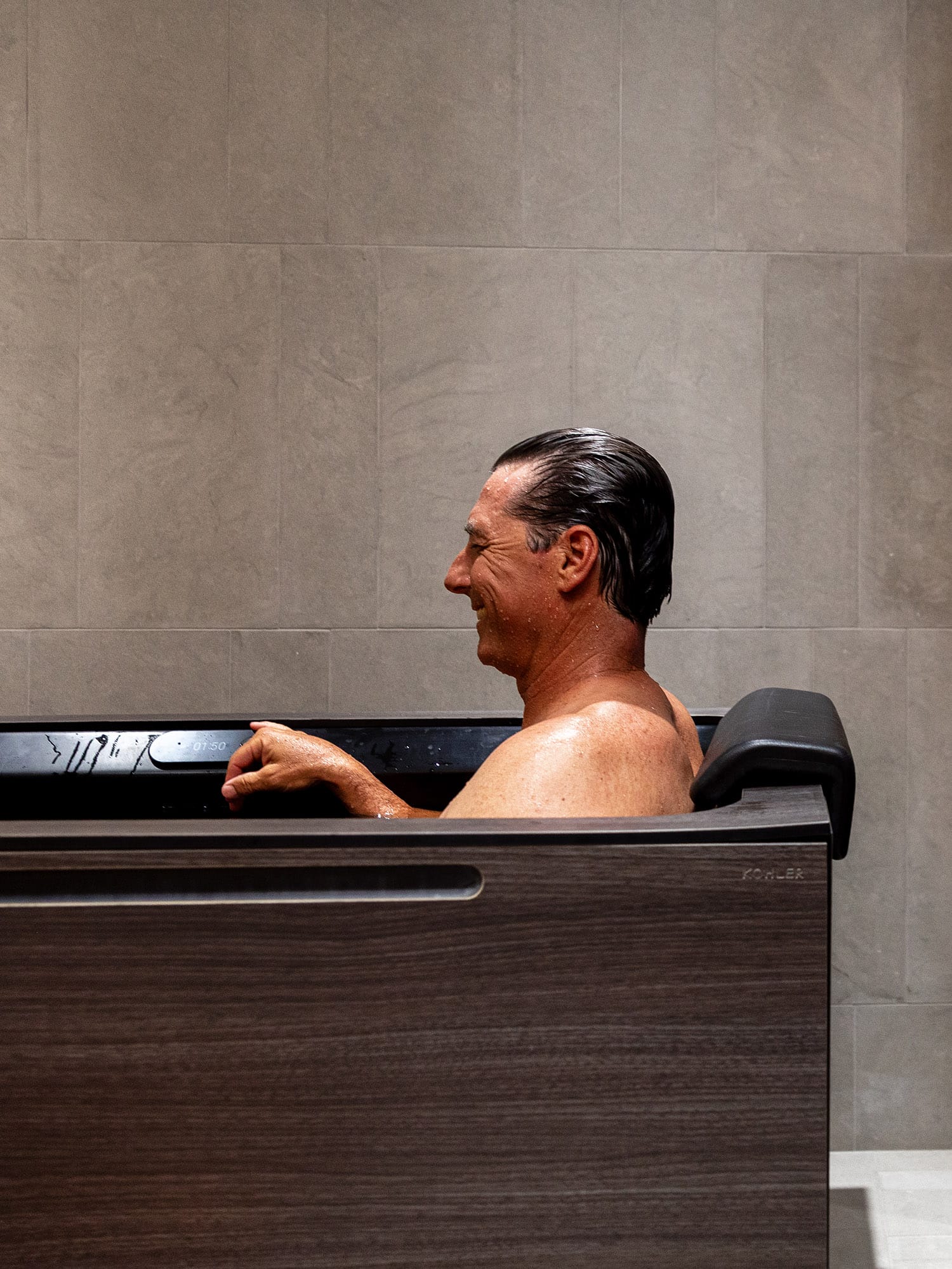 Jonny vel bath
