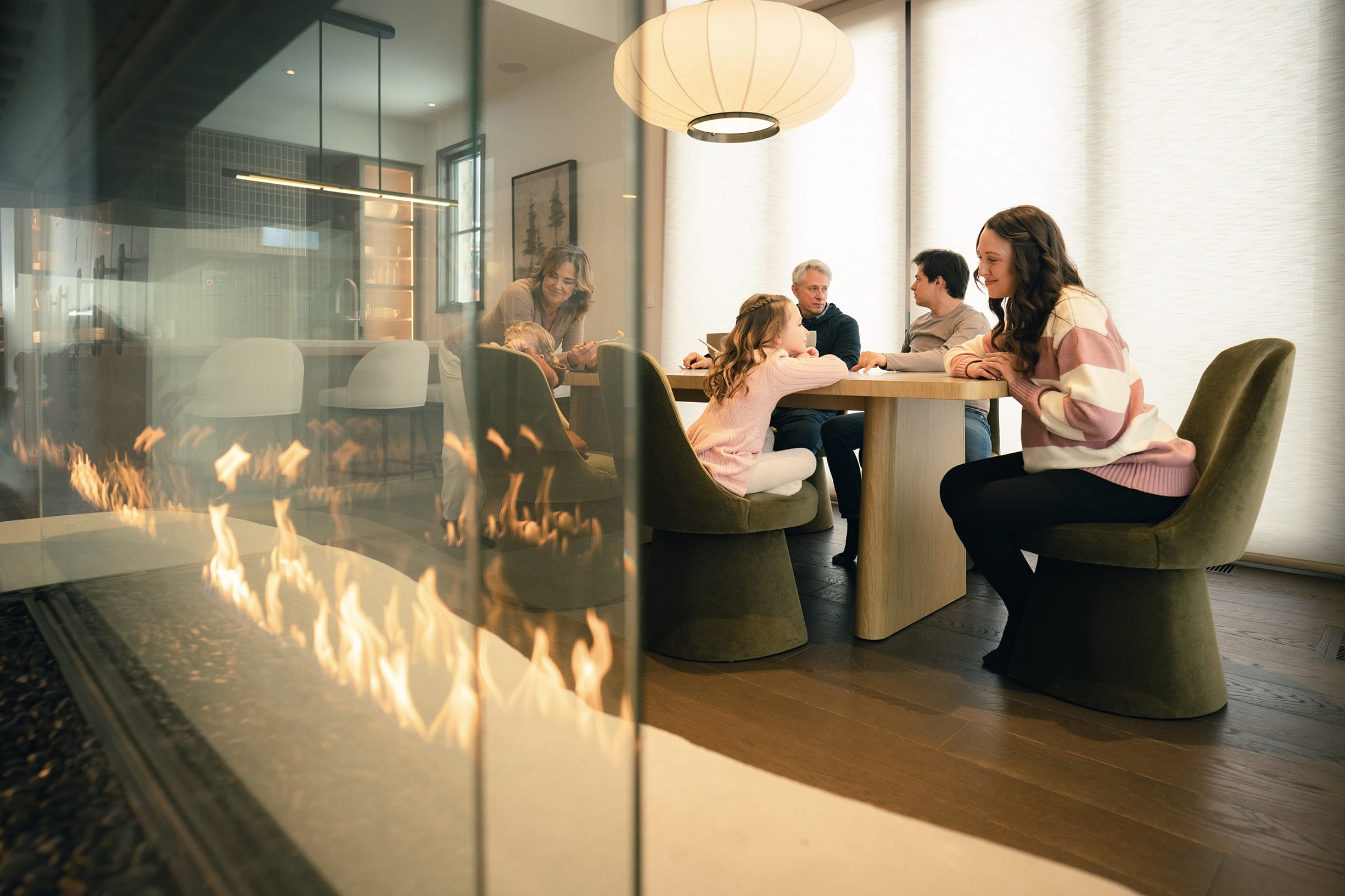 Velvaere dining family